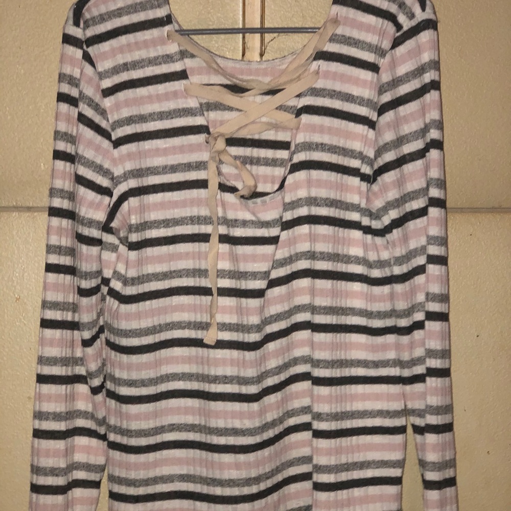 Charming Charlie Lounge Top
